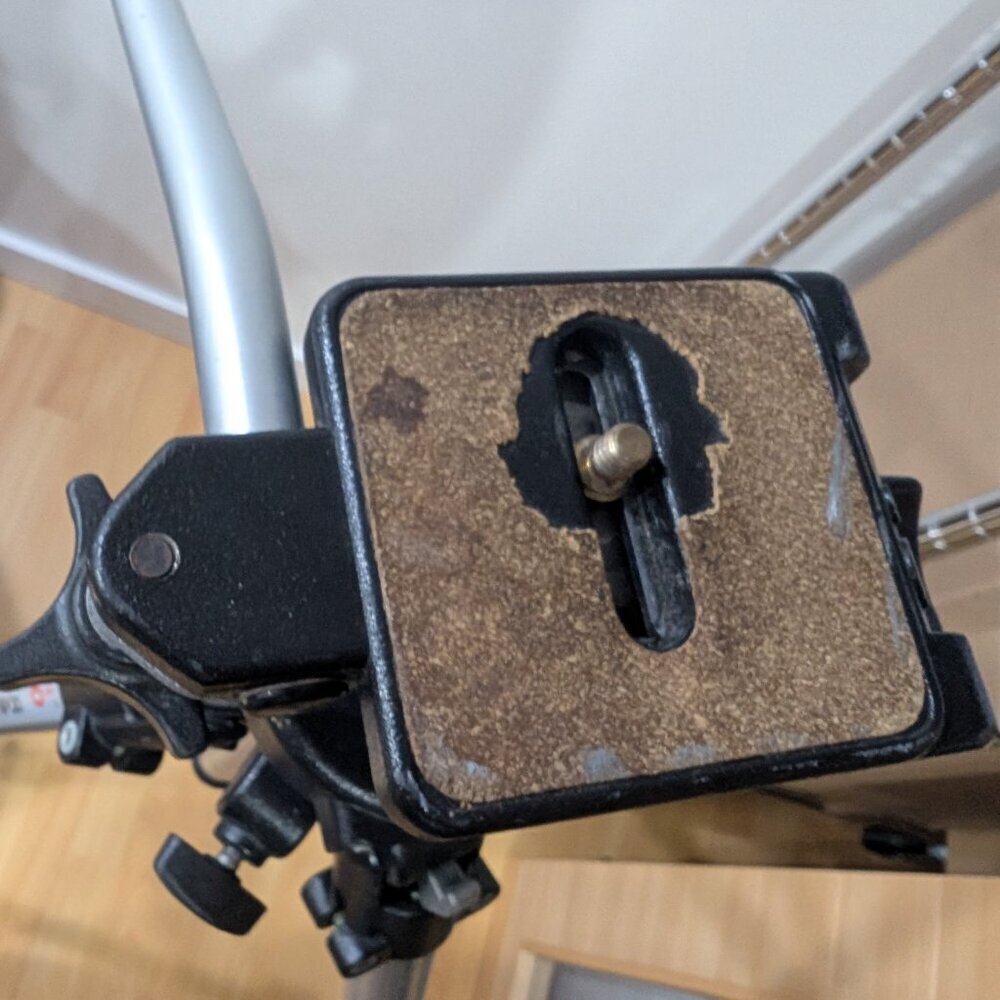 Manfrotto Art 190 Tripod with #128 fluid head - Aluminum legs Made In Italy - Picture 7 of 10